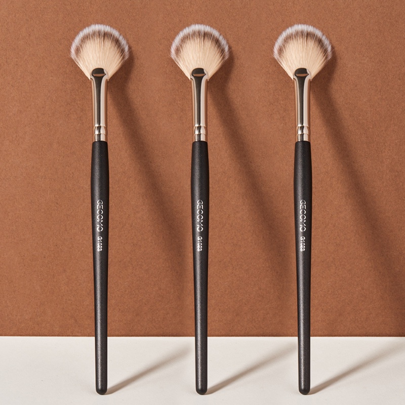 Bionic Fiber Fur High Gloss Brush/Soft Hair Easy Makeup Powder Kuas Makeup Blusher