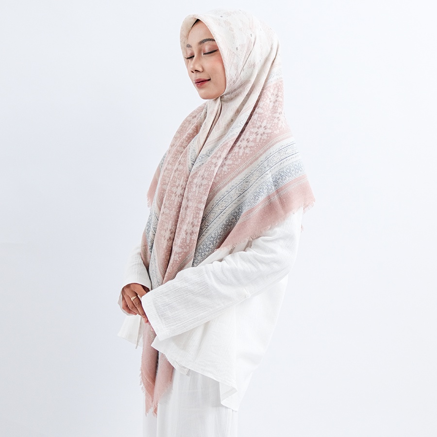 ITSFRIDAY ORNELLA In RED Scarf - Premium Selendang Square Syal Shawl Segi Empat Hijab Import Motif Etnik Geometri Salem Soft Cream