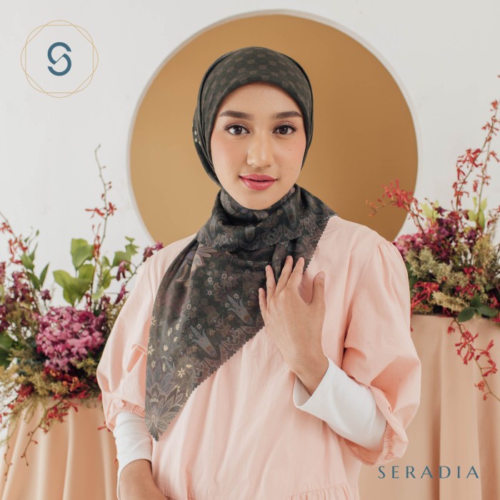 Seradia Hijab Segi Empat Bruna Rosta