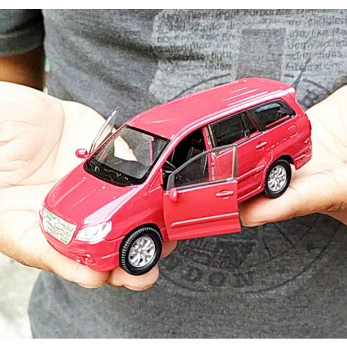 Diecast Miniatur Mobil Toyota Kijang Innova Inova Merah Mobilan Anak