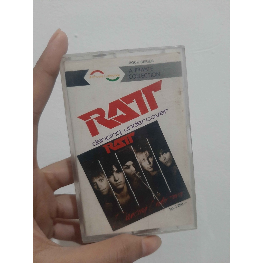 Kaset Pita RATT Dancing Undercover