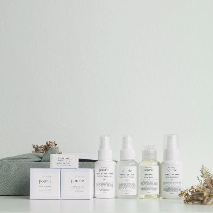 

Pourie Holy Festive Essential Set Hampers Lebaran Eid Mubarak Gift 027