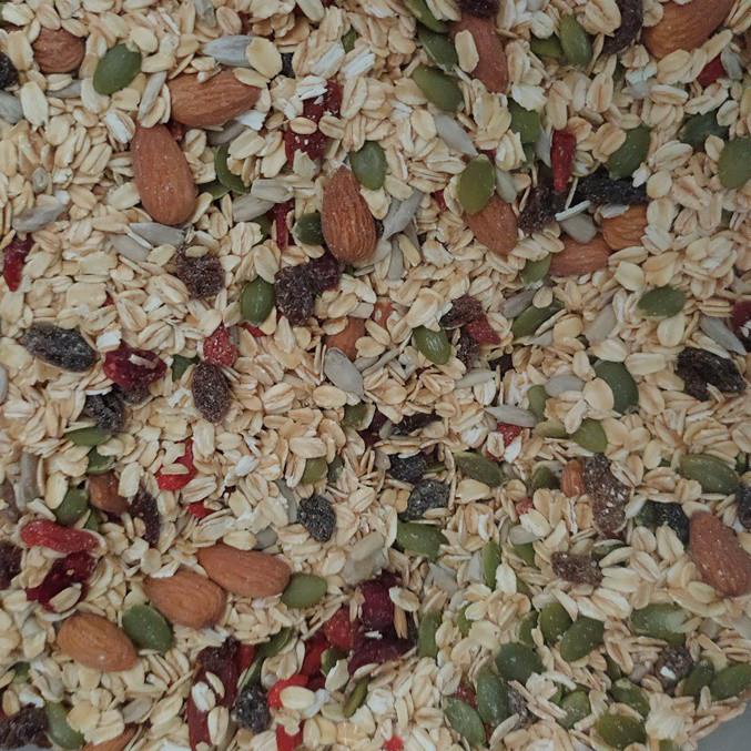 

❋ 1000gr Muesli Gembira : rolled oat, sunflower, pumpkin, almond, dark raisin, cranberry & gojiberry Varian Mentah/ Roasted ✩