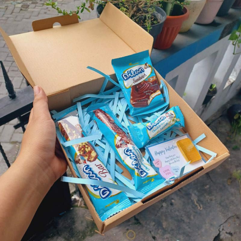 

HAMPERS SET VALENTINE DILAN COKLAT SPECIAL EDITION