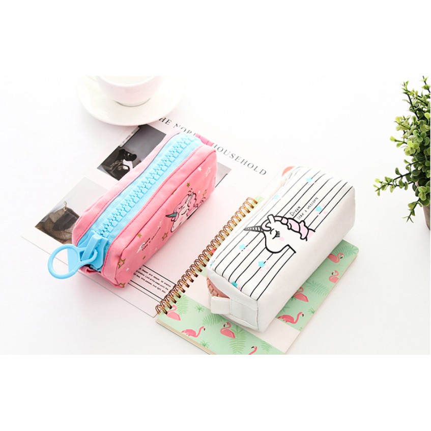 

Terlaris ✨ -Tempat Pensil Jumbo Zipper Unicorn- 2.2.23