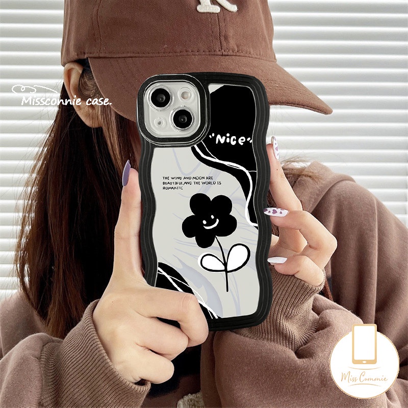 Casing OPPO A17 A15 A78 A16 A55 A54 A96 A95 A5 A9 A16s A74 A52 A5s A7 A12 A57 A77 A17K A3s A77s A76 A1k A53 A16K Reno 8T 8Z 7 8 7Z 6hitam Retro Bunga Kupu Tepi Bergelombang Sarung