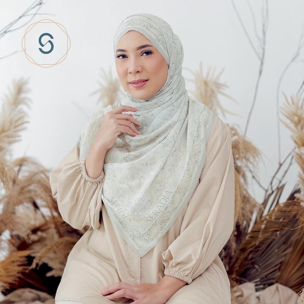CHEKOUT Seradia x Fitrop - Hijab Segi Empat Tasanee Scarf