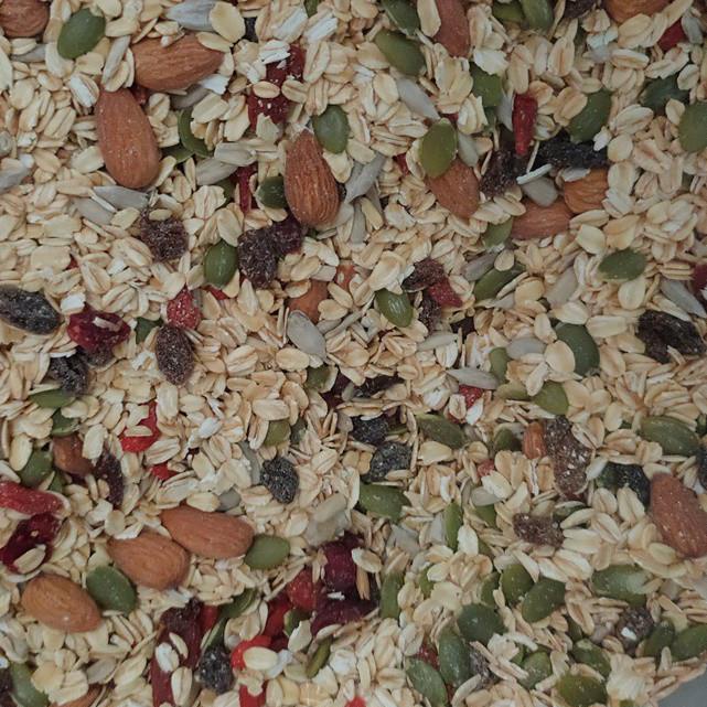 

➢ 1000gr Muesli Gembira : rolled oat, sunflower, pumpkin, almond, dark raisin, cranberry & gojiberry Varian Mentah/ Roasted ❃