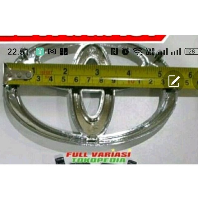 Emblem Logo Toyota Innova vios Depan