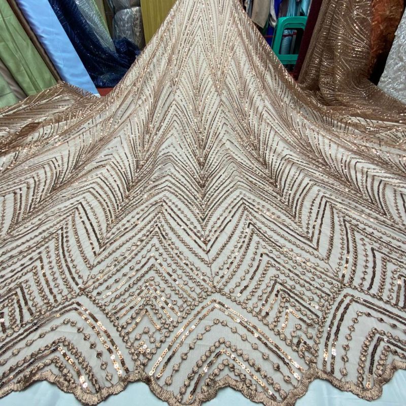 Tile Payet mutiara, Bahan kebaya Brokat swaroski payet