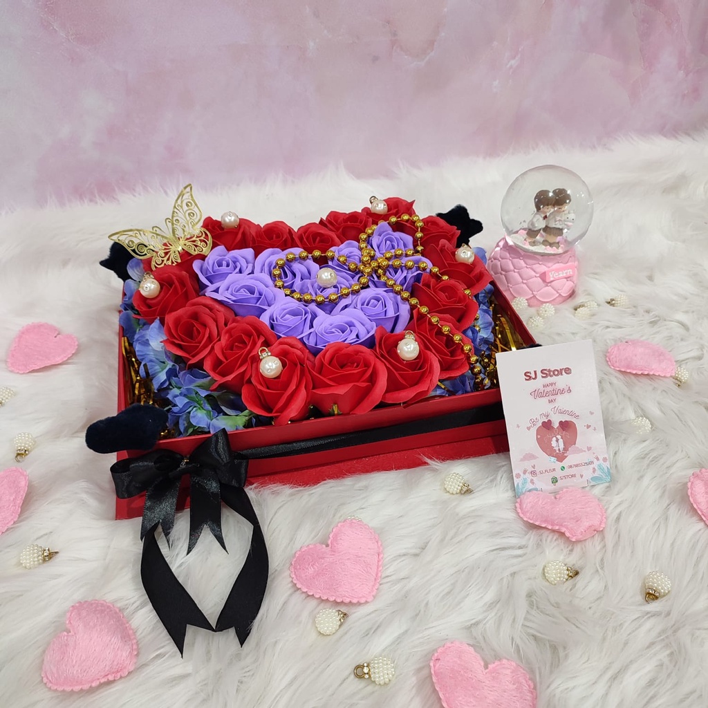 Box Buket Bunga Sabun Hadiah Valentine Boneka Coklat 003