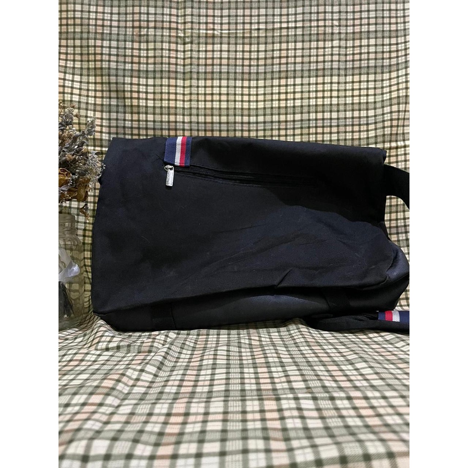 Tas Selempang Pria Sling bag Peeps Messenger Bag