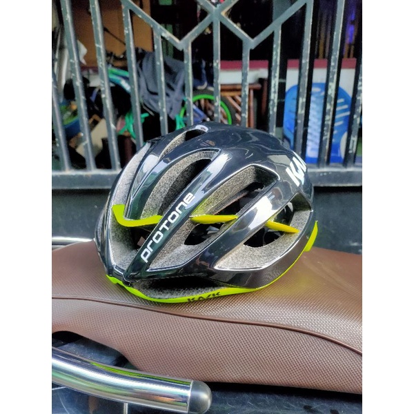 Helm sepeda KASk protone (ACM)