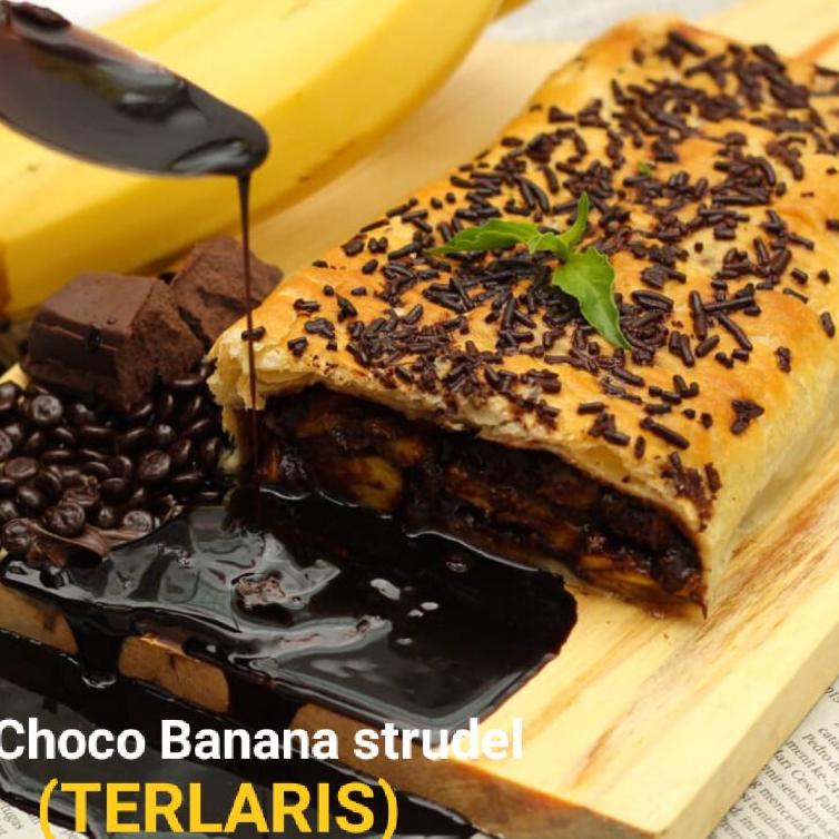 

P37 Banana strudel malang choco almond apel original strudel oleh oleh kota malang PALING DICARI ケ