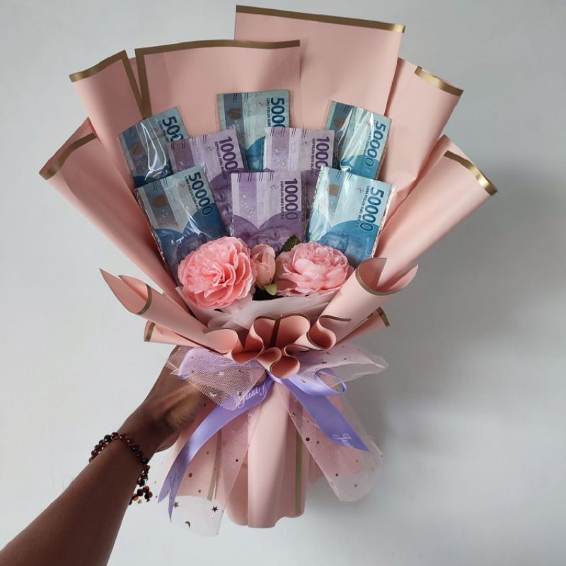 Buket bouquet wisuda pernikahan ulang tahun dan acara besar bisa request warna dan tambah kartu ucapan