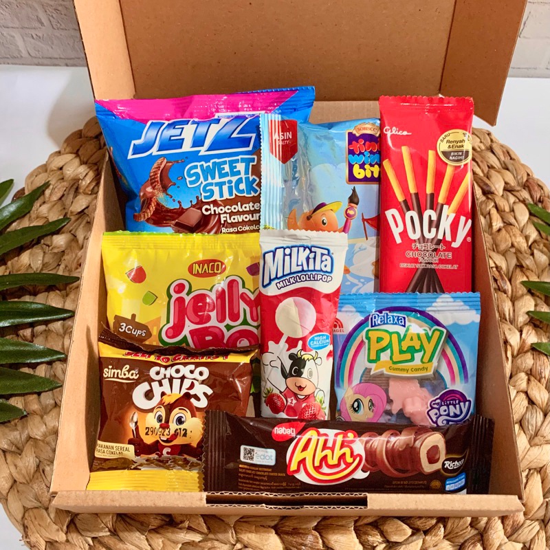 

SALE !! Bingkisan Ulang Tahun Anak ( MINIMAL PESAN 15 BOX) PAKET SNACK ULANG TAHUN ANAK / SNACK BOX ULTAH / SNACK LEBARAN PARCEL LEBARAN PARCELL lebaran parcel idul fitri