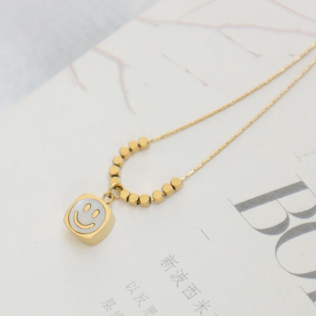 Kalung Rantai Titanium Steel 18K Gold Anti Alergi / Pudar Hias Liontin Smiley Face Gaya Korea Jepang