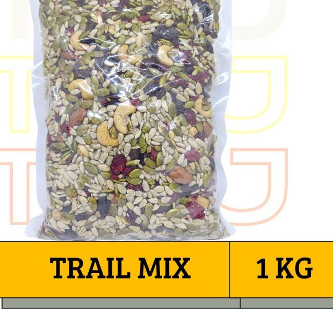 

Ω PREMIUM TRAIL MIX 1 KG (ALMD, CHSEW,PUMKIN, SUNFLWR, RAISN, CRNBERRY, CHIA) ➼