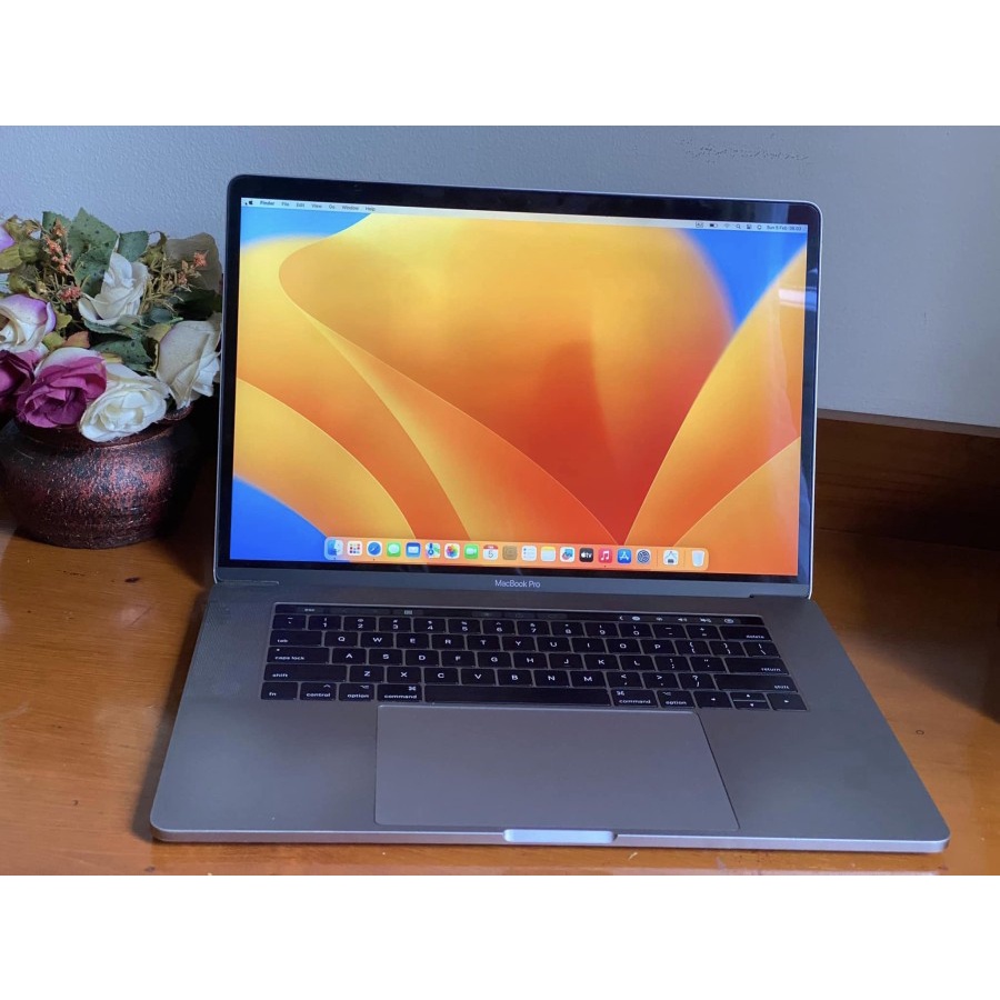 Macbook Pro 2017 Touchbar Core i7 Ram 16gb Ssd 256gb