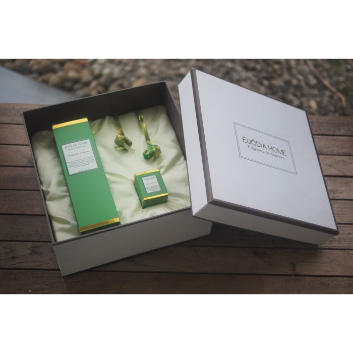 

Hampers Idul FItri | Fragrance Diffuser 100 ml & Travel Diffuser 5 ml