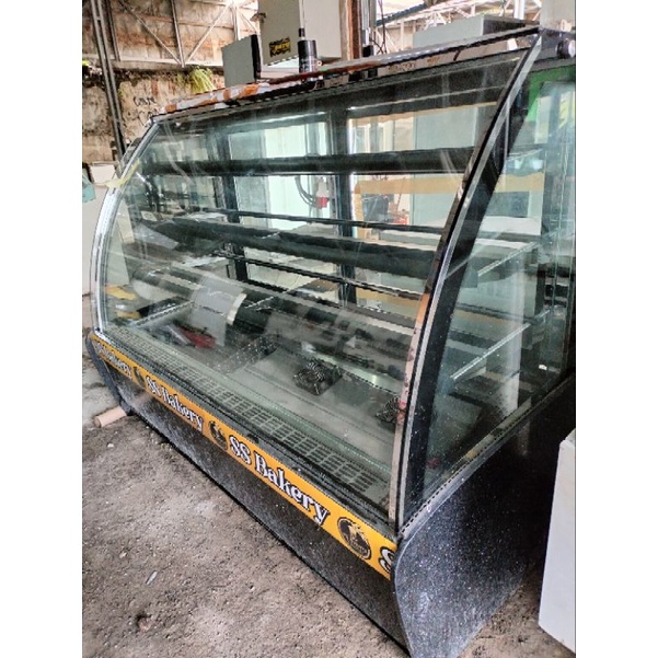 Curve glass cake showcase Gea second