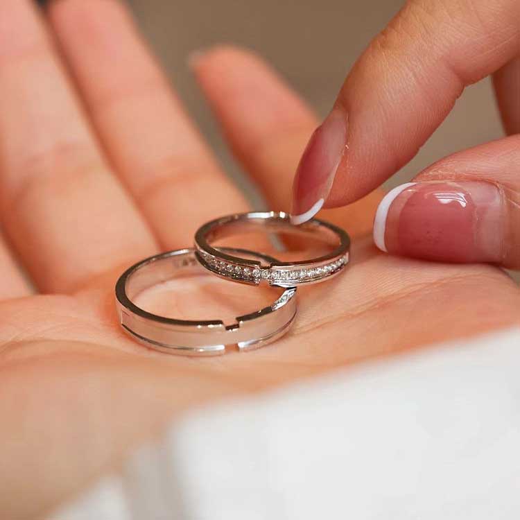 Korea Sederhana Elegan Zirkon Pecinta Pria Wanita Fashion Perhiasan Perak Baja Titanium Pernikahan Pertunangan Pasangan Rings Adjustable Size