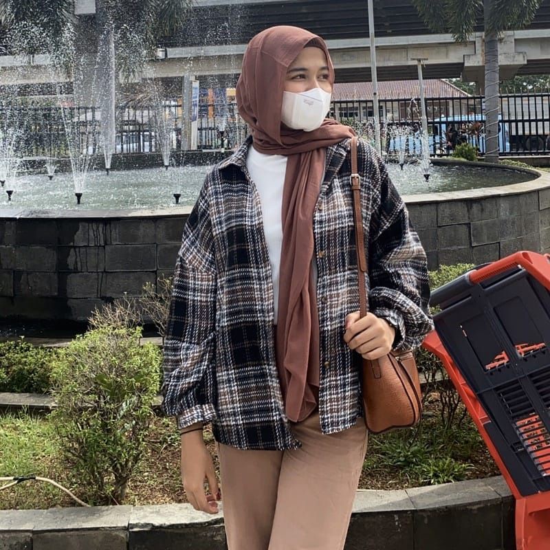 Kemeja Flanel kemeja Kimberly Kotak Kotak Kemeja Oversize Model Longgar  Wanita