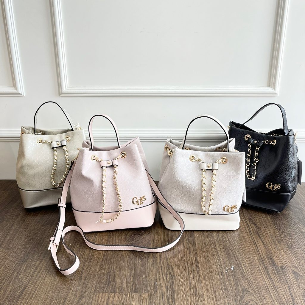 GUESS|TAS WANITA|TAS GUESS BUCKET GLOSSY  GB340