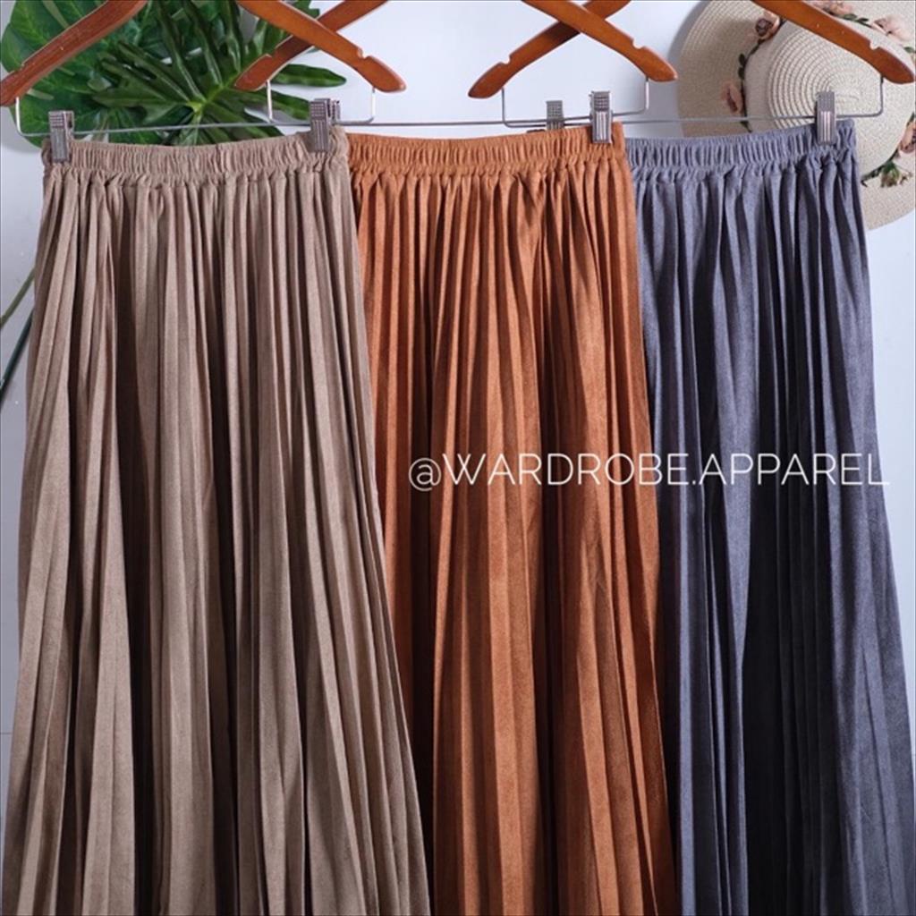 Rok plisket bahan suede merk london girl import bangkok bkk china hk / rok plisket import premium P