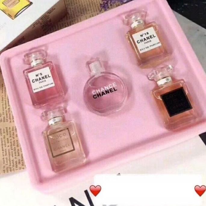 Model Baru CHANEL PRFUM MINIATUR 5 IN 1 PARFUM GIFT SET / Box Bening Pink Coklat ... ... ...