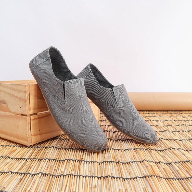 ♦ Niel Sepatu Slip On Santai Casual Pria Geraldton ❉