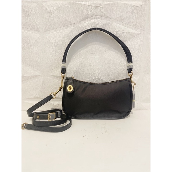coach Swingger crossbody black with dustbag ori