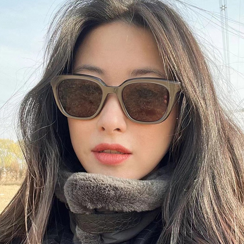 (YUZHU) Kacamata Hitam Kasual Persegi Sederhana High-end Fashion INS Style Sunshade Sunglasses Untuk Wanita