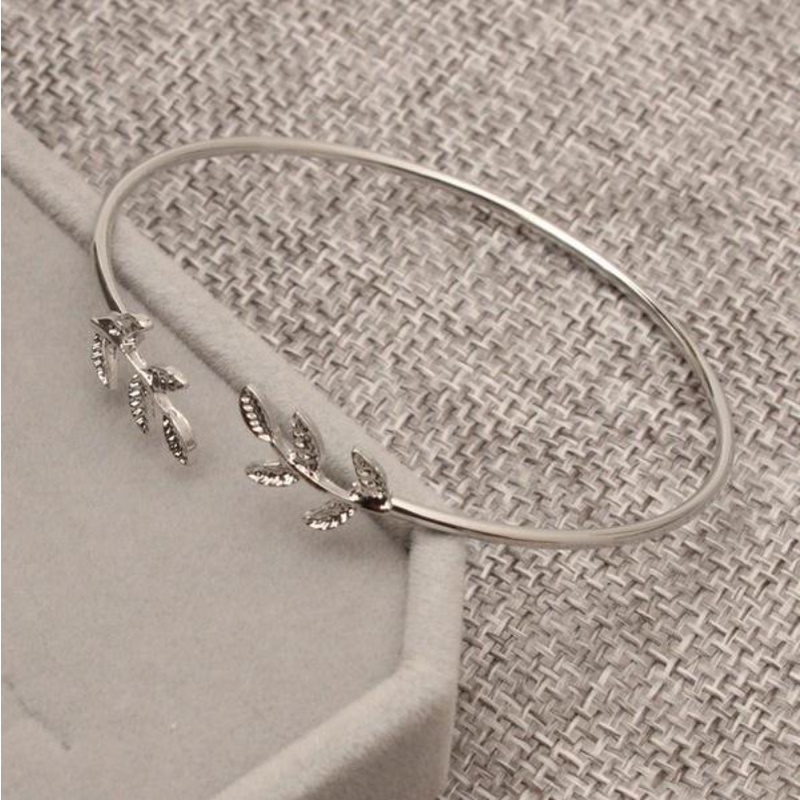 Gelang Daun Eropa Amerika Laris Panas Desain Gaya Baru Niche Siswa All-match Open Leaf Bracelet Bracelet Grosir