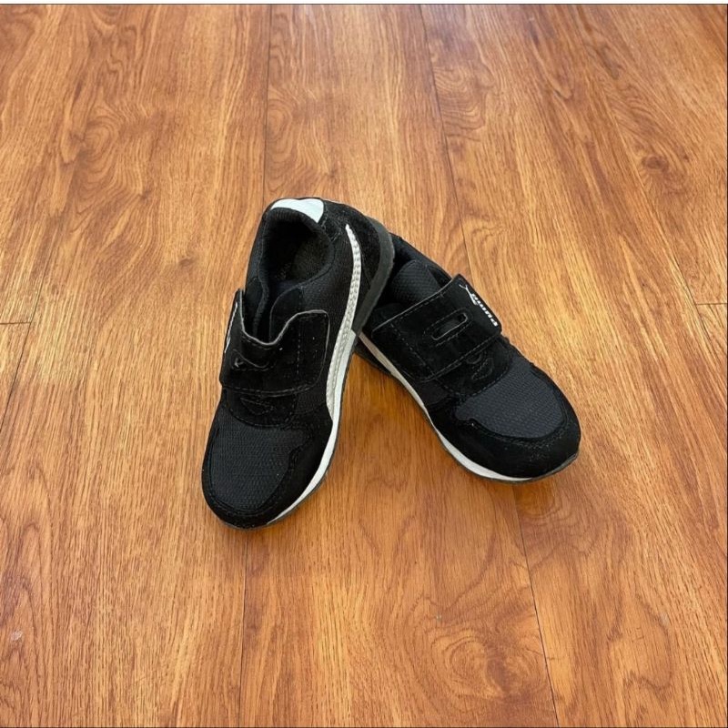 sneakers anak laki laki