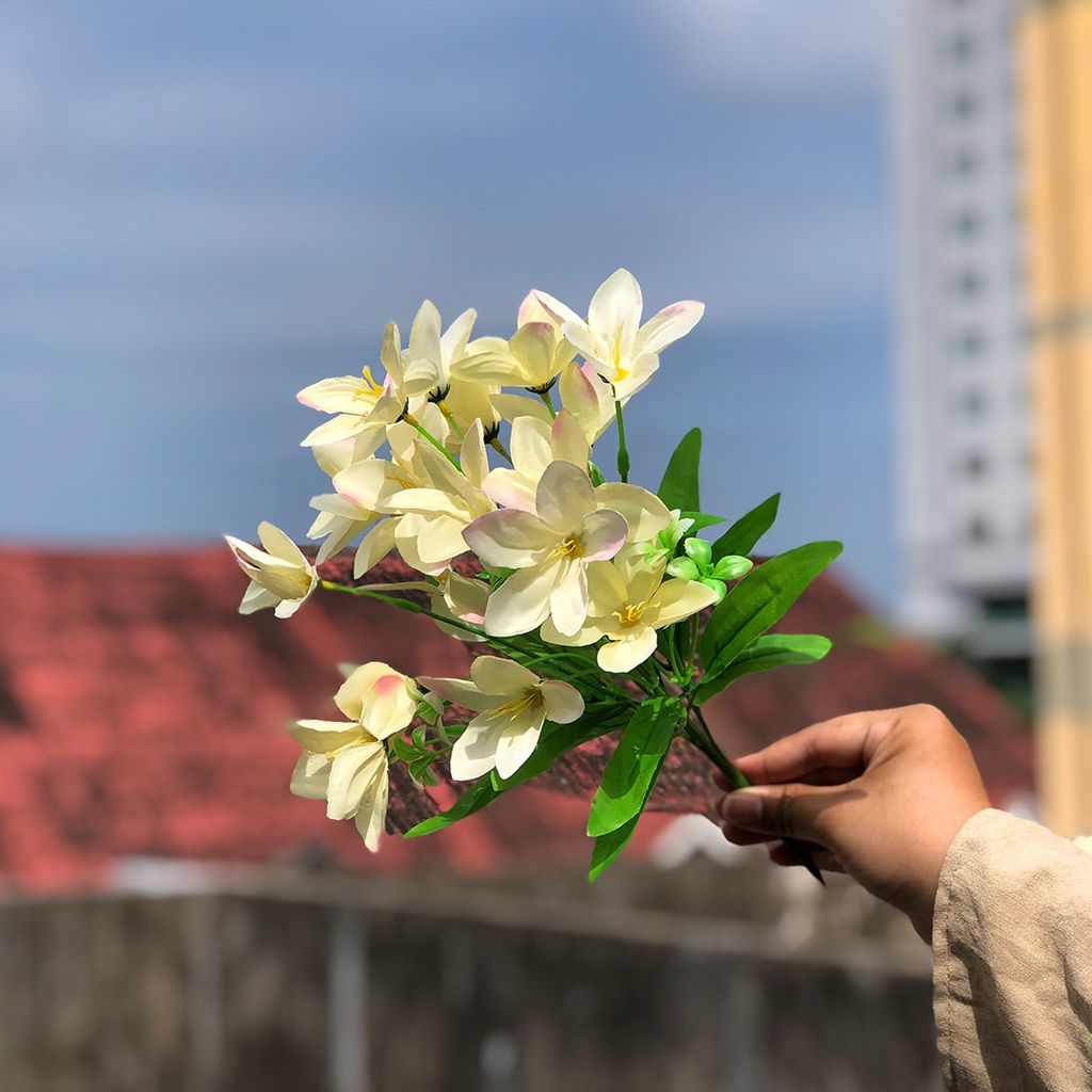 Bunga Bakung Lily Hias Tangkai Buket Plastik Ornamen Pajangan Hiasan Dekorasi Ruangan Artificial Flower Satu7an PBP150