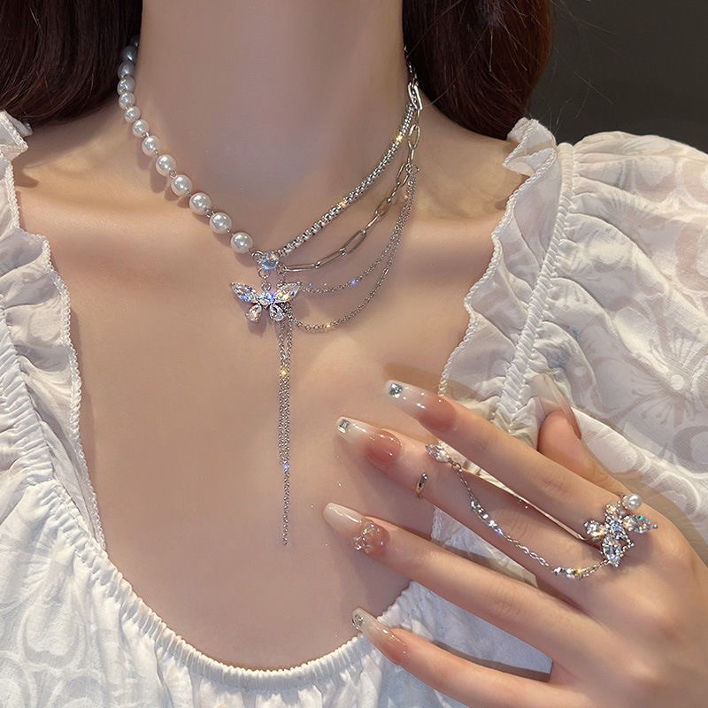 Kalung Kupu-Kupu Kristal Mengkilap Baru Kalung Rantai Klavikula Mutiara Multi-layer Yang Indah Untuk Wanita Tren Perhiasan Aesthetic