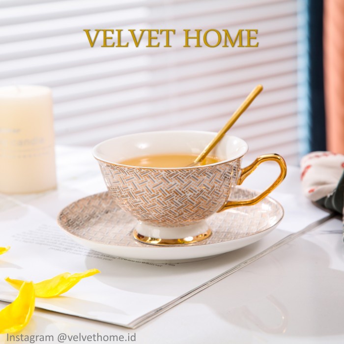 

Hampers Cangkir Teh Tea Cup Kado Natal Lebaran Idul Fitri Gold Emas 069