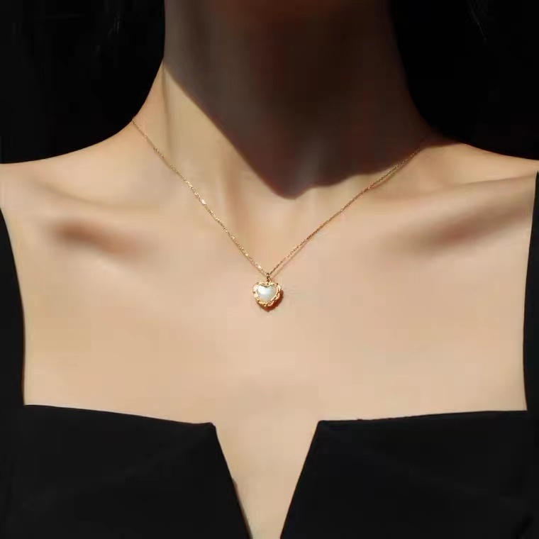 Kalung Pendek Dengan Liontin Mutiara Bahan Titanium Steel 18K Hypoallergenic Anti Pudar