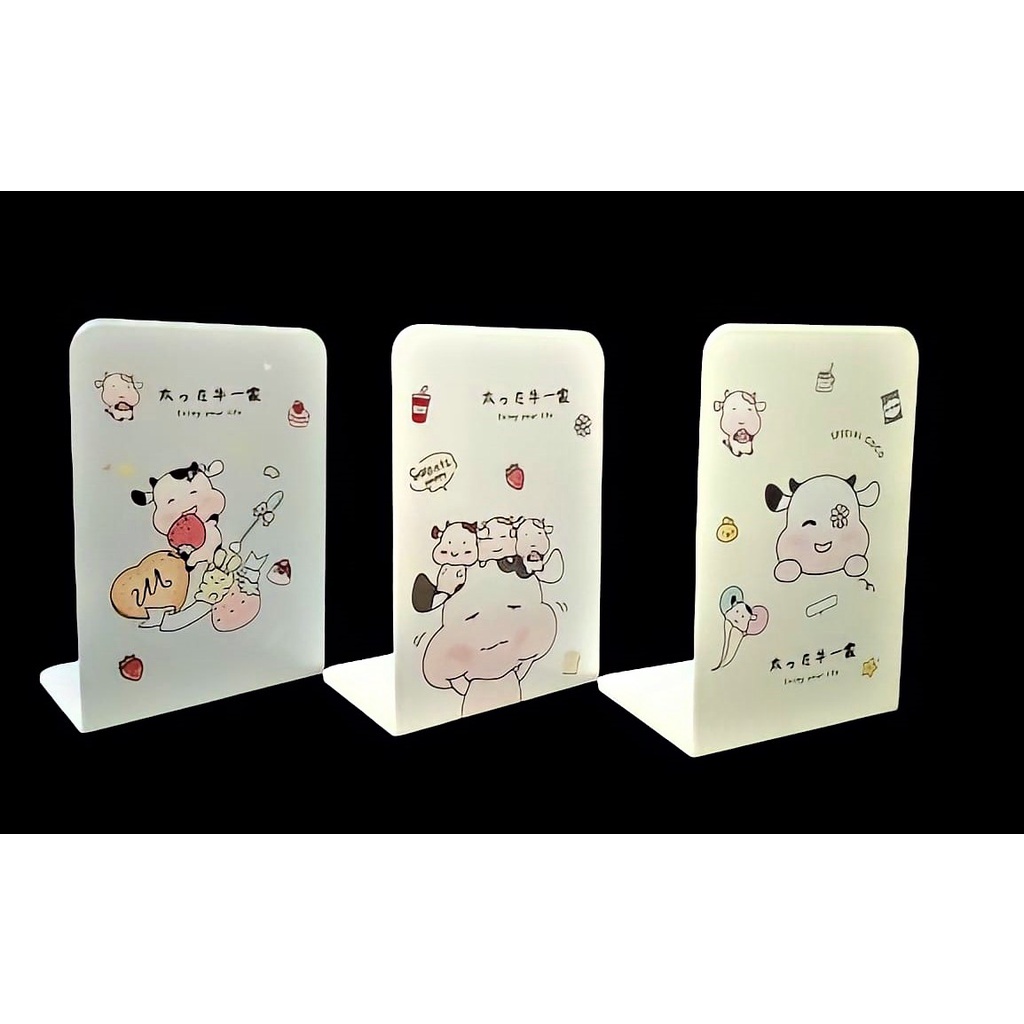 

Terlaris ✨ -BOOK END PEMBATAS BUKU BESI MOTIF LAKI LAKI COWOK BOOK STAND HOLDER PENYANGGA BUKU LUCU 8 INCH- 2.2.23