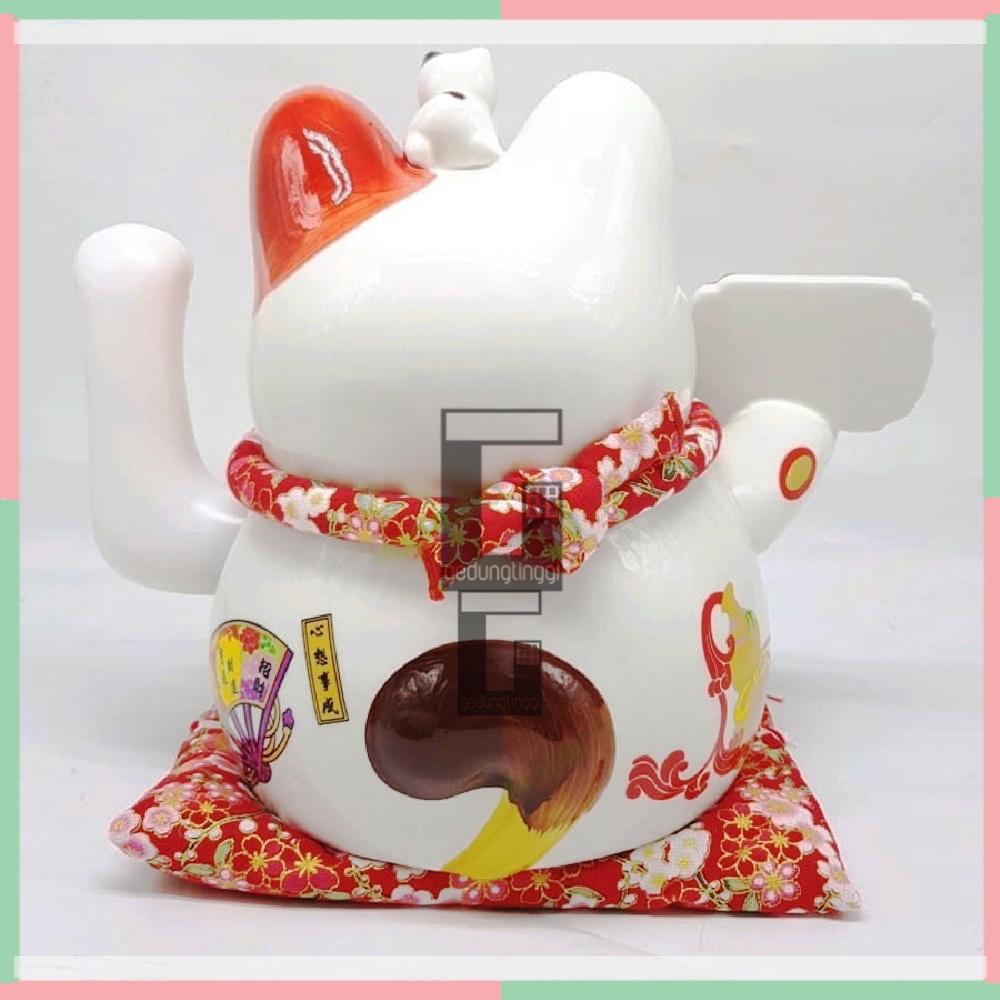 Pajangan Patung Hiasan Dekorasi Boneka Kucing Hoki Keberuntungan Lucky Cat Rejeki Maneki Neko Maneko Neki Cream Gold Tangan Goyang Gerak Baterai Batre Batrai Batrei Listrik Cina China Jepang Meja Toko Kasir Size Ukuran Sedang Medium Besar Jumbo Keramik XL