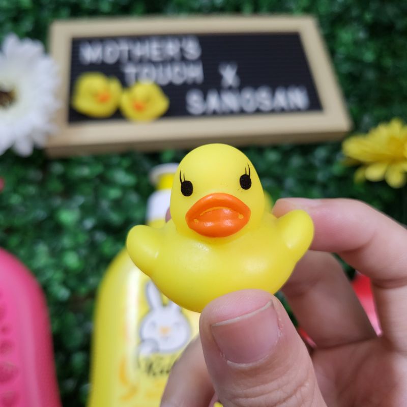 Bebek Mandi Karet Mini Bunyi Teman Mandi Bayi dan Anak