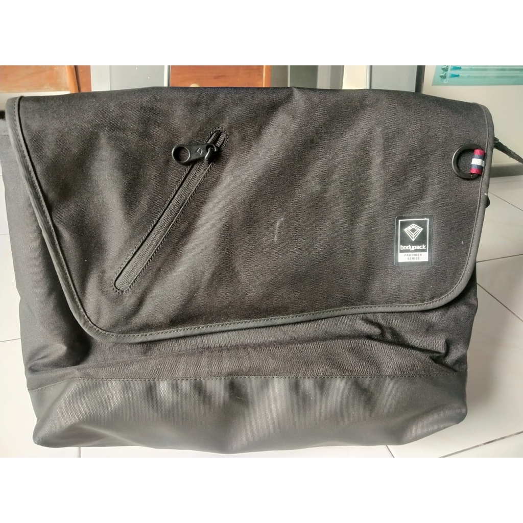 Preloved Tas Merk Bodypack-Shoulder Bag Prodiger Series Original