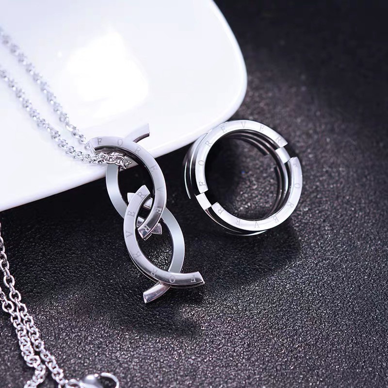 Kalung Cincin Bahan Titanium Steel Dapat Ditarik | Kalung Pendek Bahan Stainless Steel Dapat Dilipat | Anti Air / Alergi