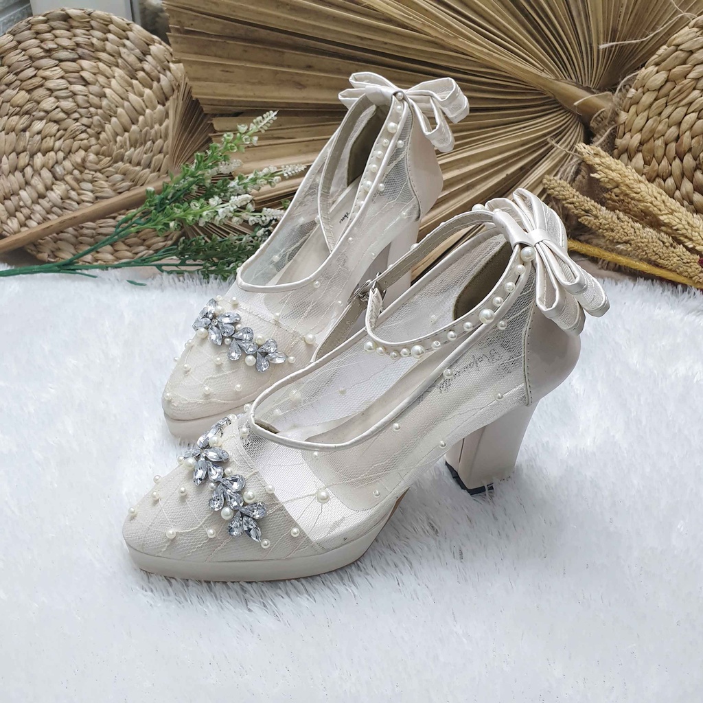 Sepatu wanita broken white tali pita 9cm tahu Hak Sangat Tinggi (di atas 8 cm)