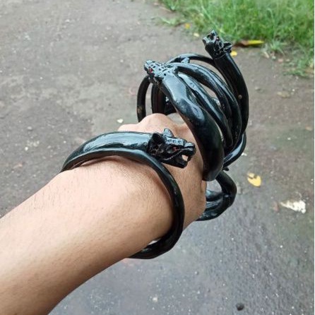 Gelang akar bahar hitam ukir macan