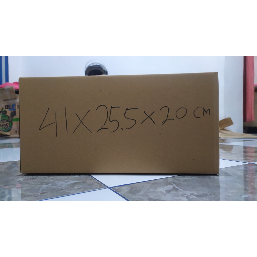 

Karton Box uk.41x25,5x20 Cm