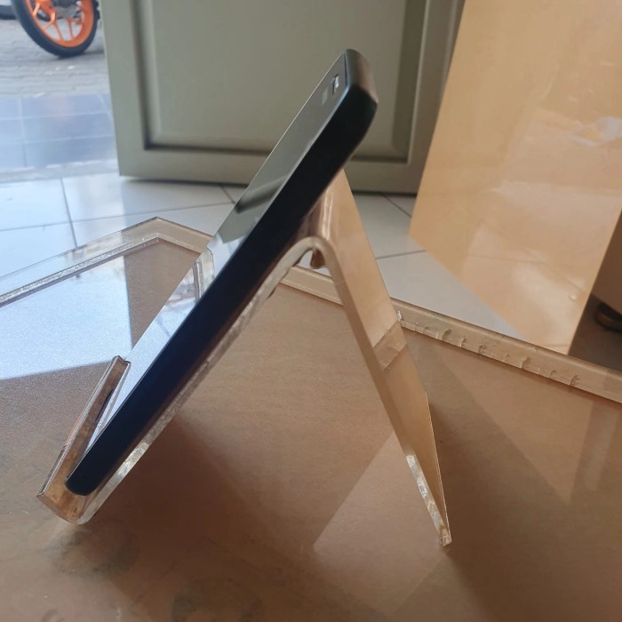 Tripod Stand Handphone / Dudukan Hp Akrilik 3Mm Bening