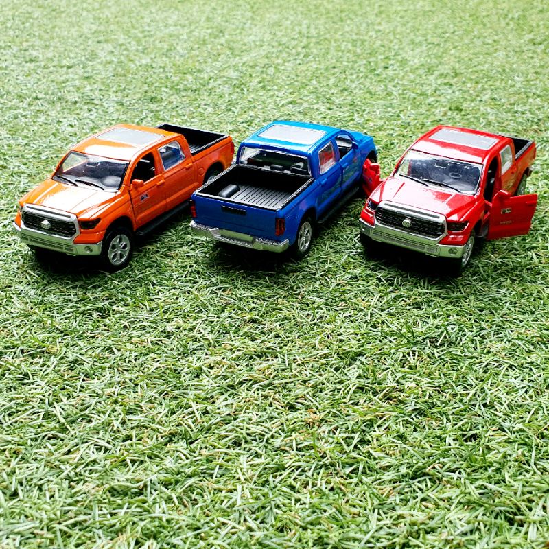 Diecast Mobil Jeep Land Cruiser Toyota Alphard Crown Tundra Skala 1:36 Diecast Miniatur Mobil Hammer Pajangan