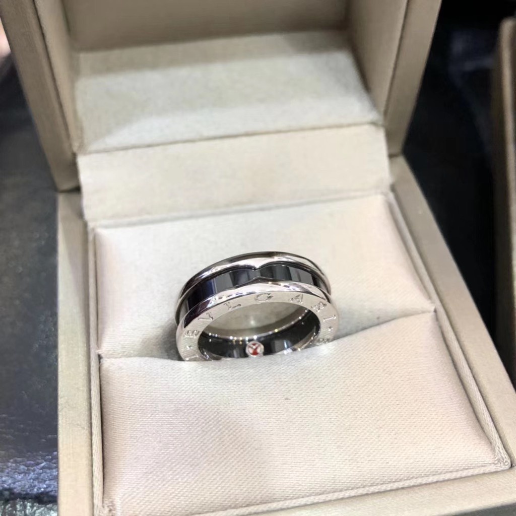 Cincin Bahan Keramik Warna Silver Hitam Anti Karat Hypoallergenic Untuk Hadiah Ulang Tahun